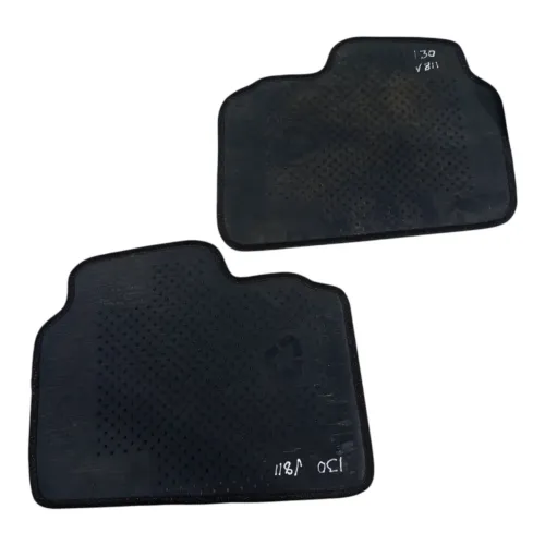 Jogo De 4 Tapetes Carpete Hyundai I30 2011 Usado C/detalhes  Preto