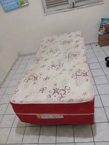 Cama de solteiro para doação 