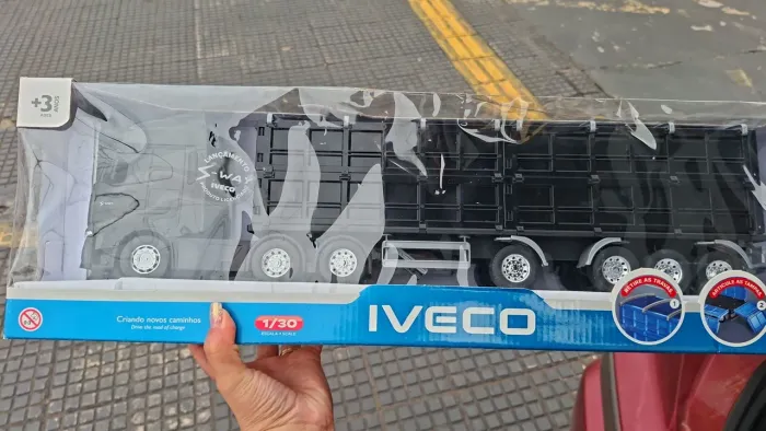 Caminhão Iveco Licenciado Novo