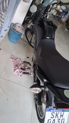 Vendo uma moto cg start 160 2023 pra vende barato 9 mil reais