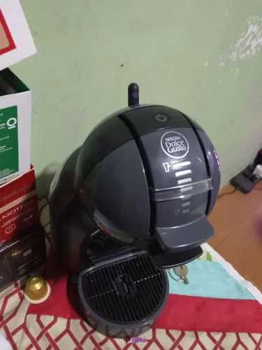 Cafeteira dolce gusto Mine me