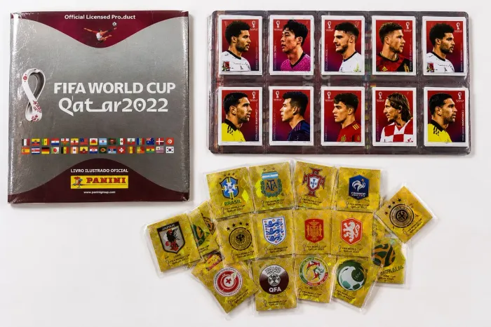 ÁLBUM PANINI COPA DO MUNDO QATAR 2022 + FIGURINHAS ESPECIAIS