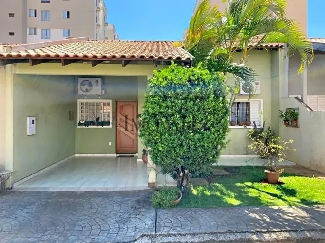 Casa à venda no Residencial Ipê com suíte e quintal no Leonor - Londrina