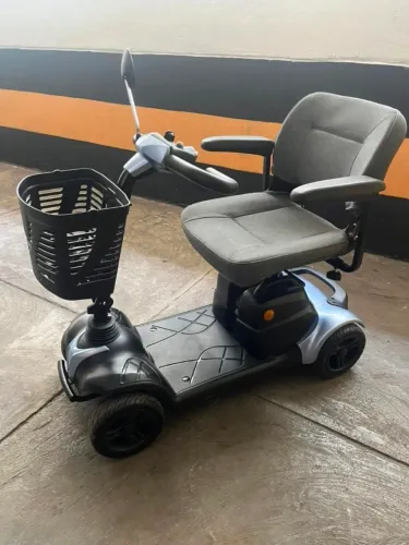Scooter elétrica 