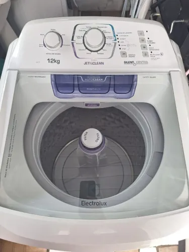 Máquina de Lavar Usada Electrolux 12kg Branca (LAC12)