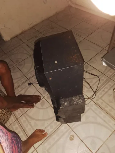 3 caixa de som preta