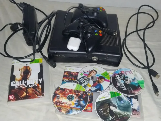 Xbox 360 Slim destravaro, Completo, perfeito,com fifa 2019, pés 2018, mortal, Kombat 