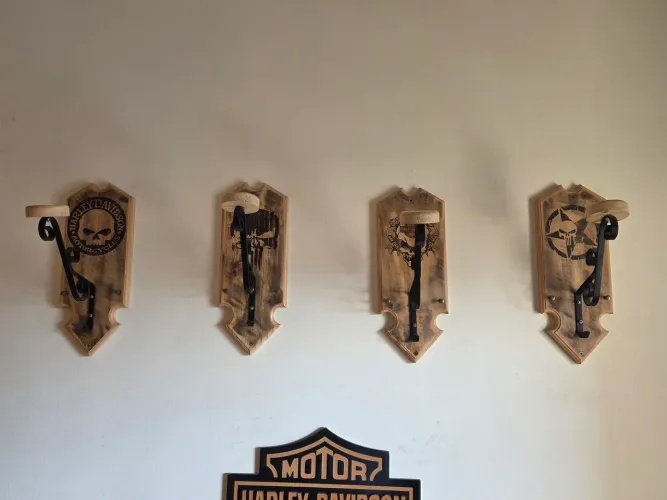 Suporte de Parede para Capacetes