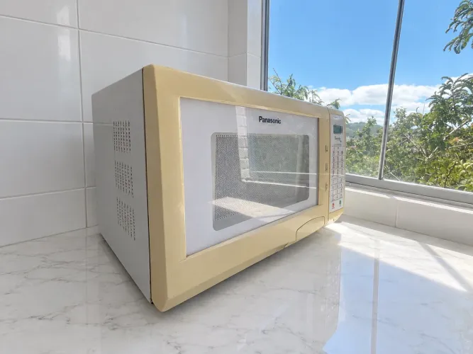 Microondas Panasonic 22L