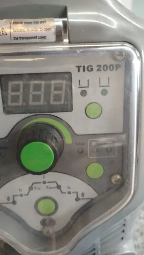 Máquina de solda tig e eletrodo