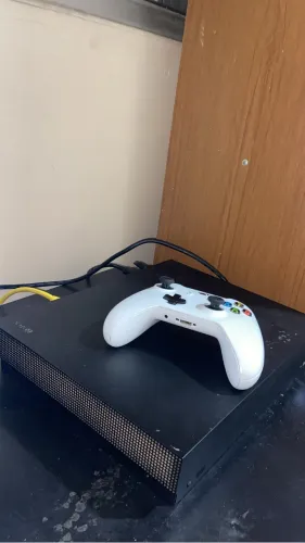 XBOX ONE X - 4K 1T