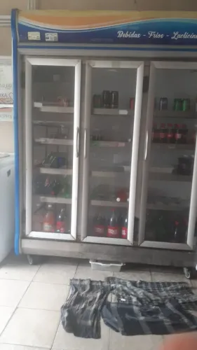 Geladeira vitrine 3 portas