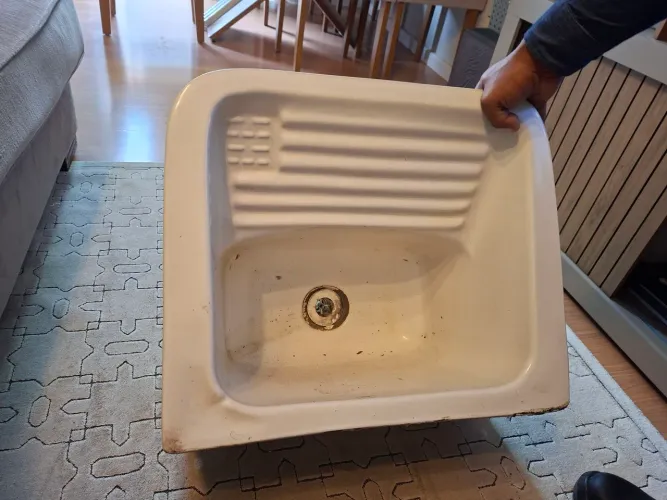 Tanque de Lavar Roupa de Louça com coluna Ideal Standard