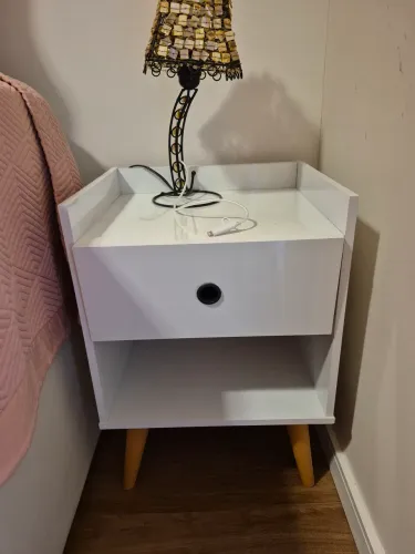 Mesa de cabeceira nova!!
