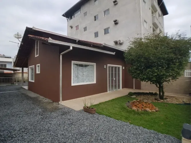Casa à Venda em Vila Nova Joinville, 2 Quartos, 60m², R$440mil