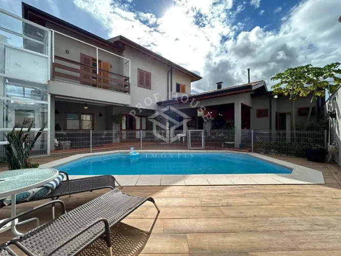 Casa duplex à venda no Condomínio Parque Centreville em Limeira-SP