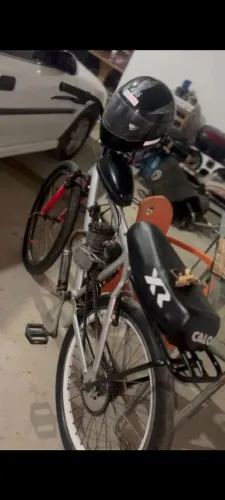 Vendo motorizada .