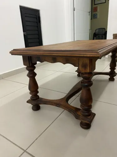 Mesa de Centro Clássica em Madeira Maciça - Juiz de Fora