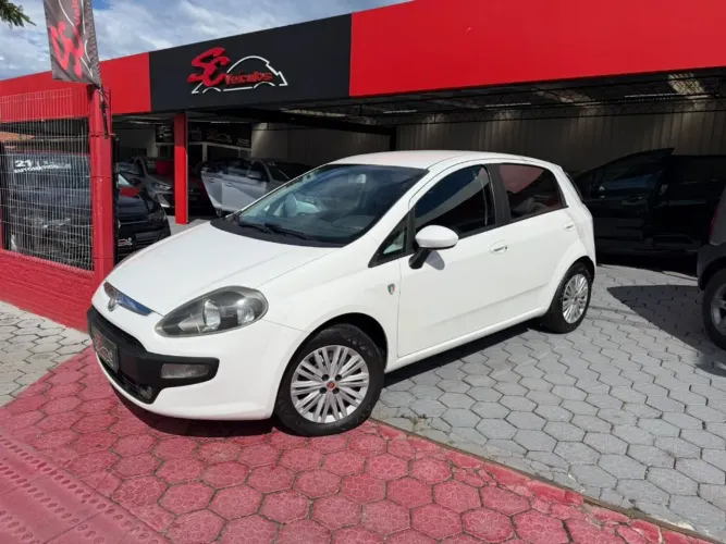 Fiat Punto Attractive 1.4 Fire Flex 8V 5P 2013