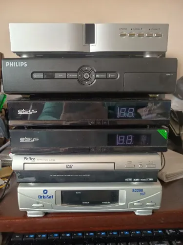 Lote Completo 6 Aparelhos Antigos (DVD + Receptores) com Manuais e Controles