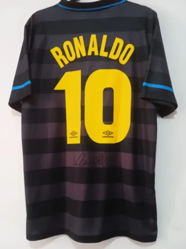 Camisa Inter Milão Campeã Copa UEFA 1997 / 1998 #10 Ronaldo Autografada Certificada