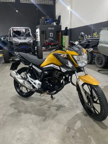 Moto Titan nova tá ela 