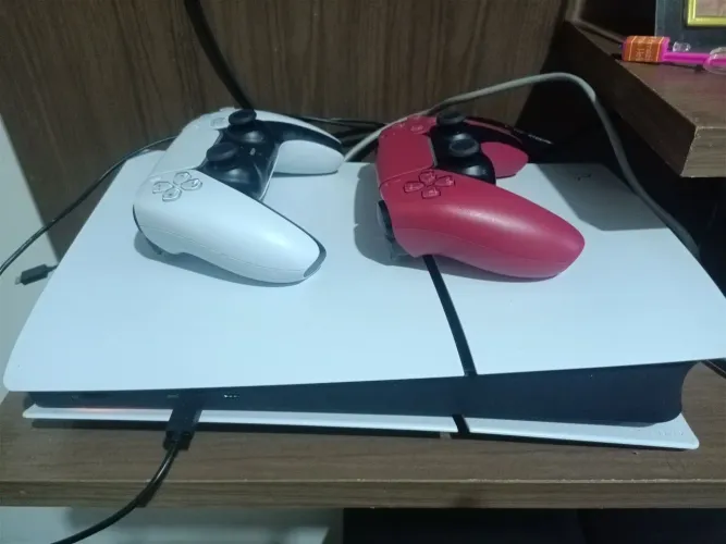 Playstation 5 Digital 2 controles Pouco Uso