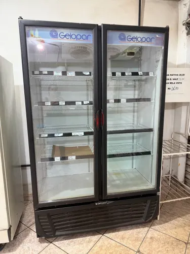 Freezer expositor