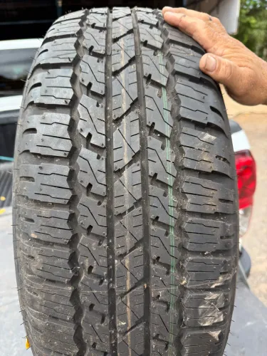 Pneu Bridgestone 265/65 R17 Dueler AT Original Hilux 