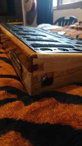 Pedalboard Hands 60x30