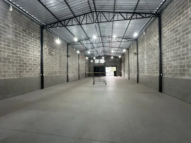 Salão Comercial para Locação em Presidente Prudente, SÃO JUDAS TADEU, 2 banheiros, 2 vagas