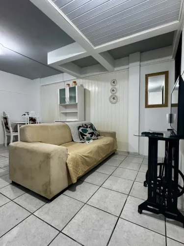 Aluga-se apartamento SEM taxa de condomínio Mobiliado (para Uma Pessoa) perto da UNESC