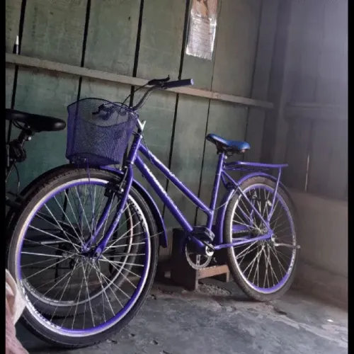 Vende-se essa bicicleta semi nova apenas 2 mês de uso, ótimas condições.