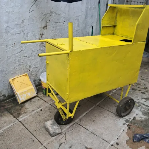 Carroça toda galvanizado tanto de espetinho como de cachorro quente