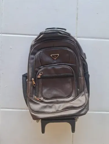 MOCHILA EXECUTIVA COM RODINHAS - PRÁTICA E ELEGANTE!