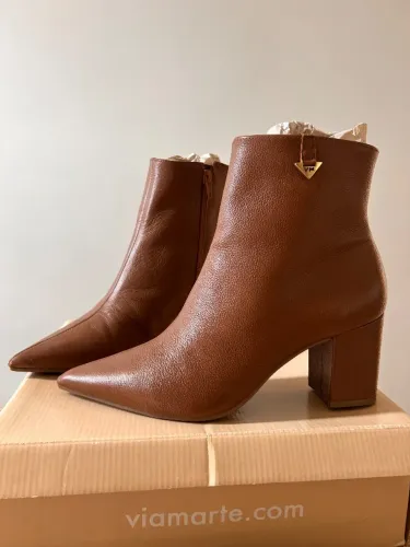Bota Atenas de Couro - Via Marte - Marrom
