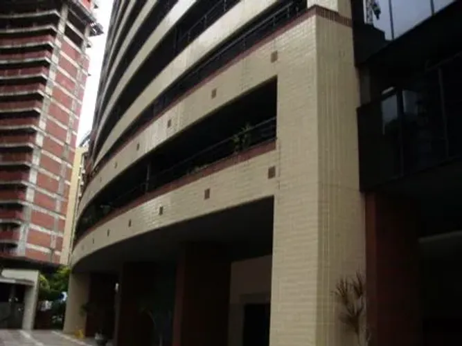 Apartamento com 2 dormitórios para alugar, 73 m² por R$ 5.761,34/mês - Meireles - Fortalez