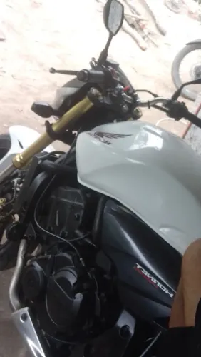 CB 600 F HORNET SEM NADA PRA FAZER
