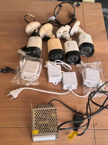 Aparelho de gravar e 4 câmeras