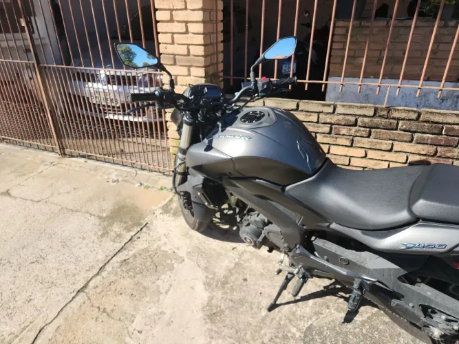 Dominar 400 baixo KM com preço de titan