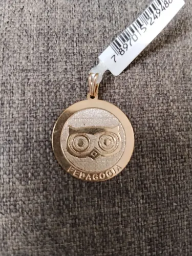 Pingente Redondo Símbolo Pedagogia Semijoia