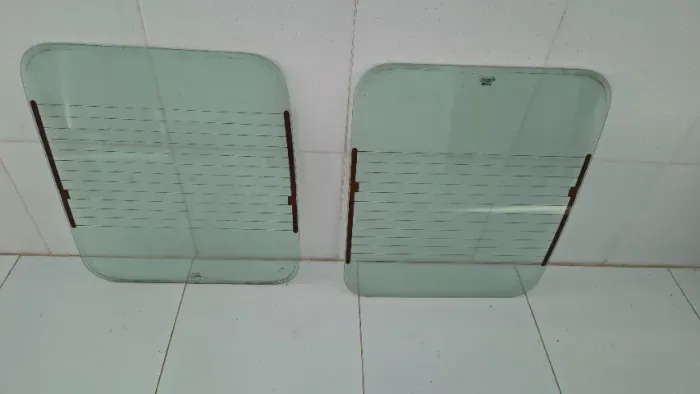 Vidros traseiros da van ducato