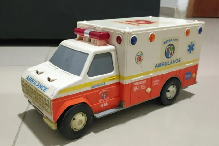 Ambulância americana 1992 FunRise