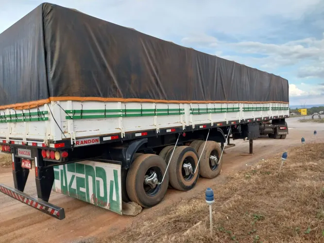 Vendo carreta graneleiro 2010! R$ 75.000 rodando toda revisada. 