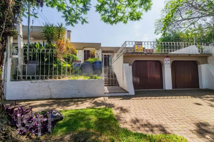 Casa à venda em Vila Assunção com 255 m², 4 quartos, 2 suítes, 3 vagas