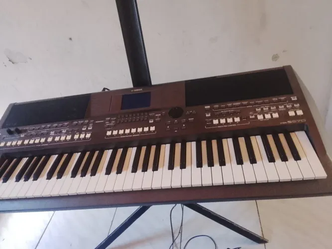 Teclado psr 670