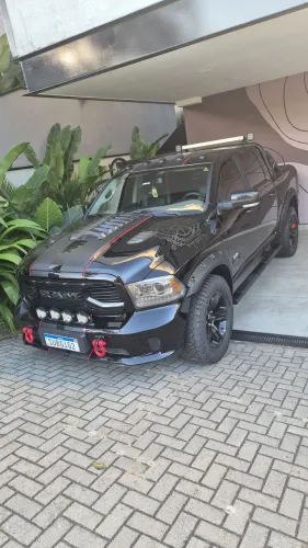 Ram Classic Laramie 5.7 V8 16V Gasolina 4X4 Aut. 2023