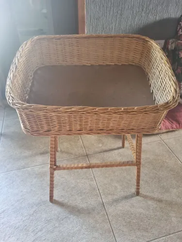 Vendo cesto de vime semi novo