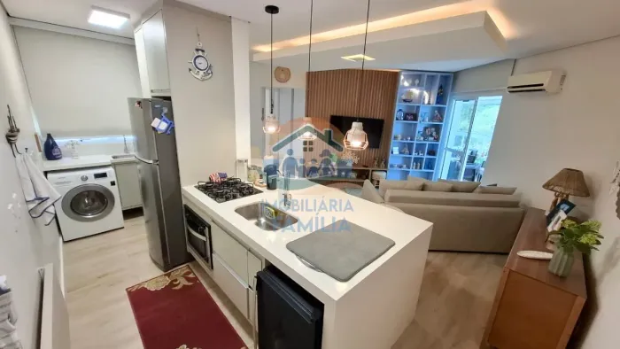 EXCELENTE APARTAMENTO DECORADO E MOBILIADO EM CONDOMÍNIO PÉ NA AREIA NA PRAINHA EM CARAGUA