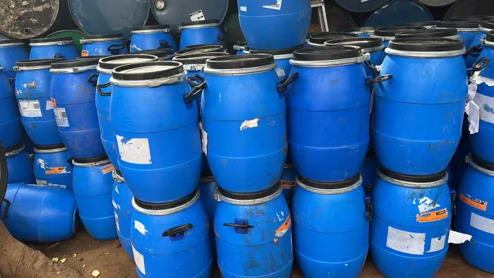 Vende-se Tambores de plástico e metal  40 varejo 35 atacado 